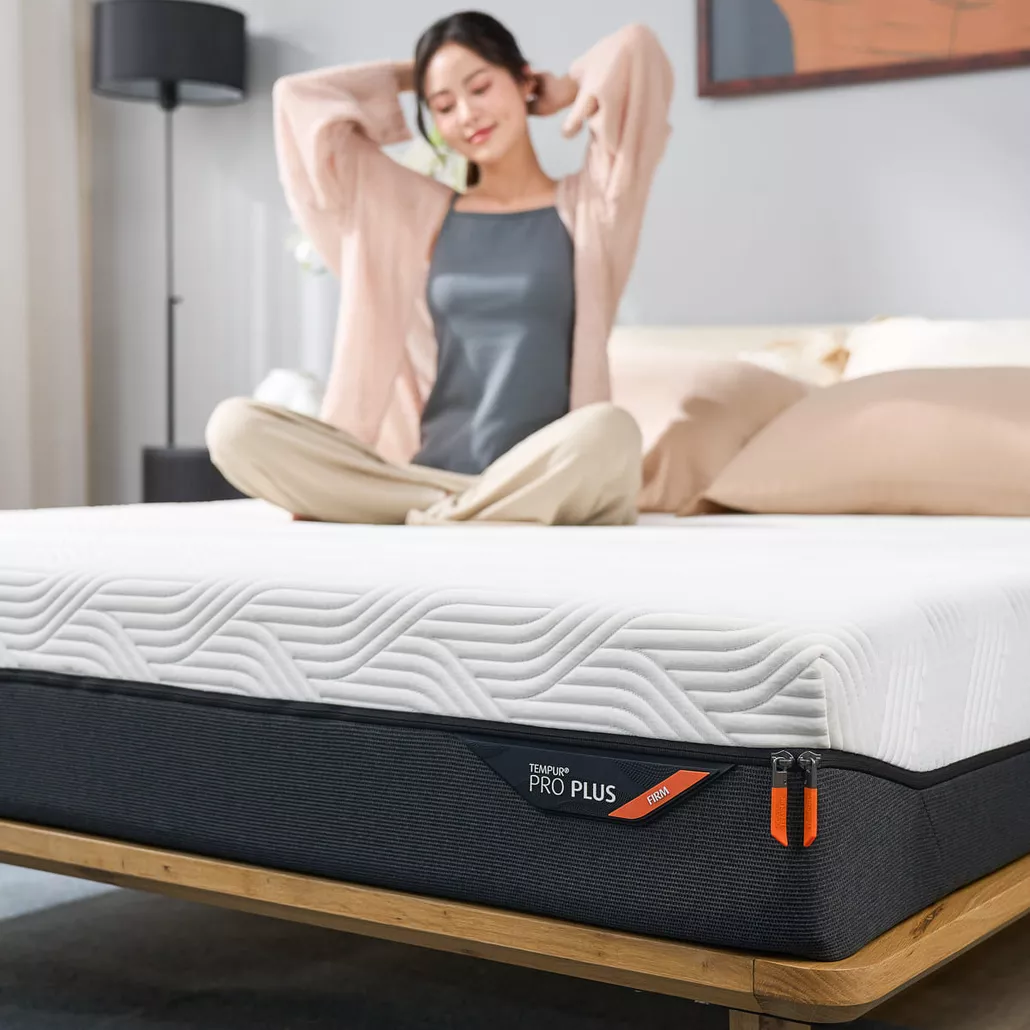 nệm foam Tempur Pro Plus Firm giảm áp lực toàn diện, giữ đúng tư thế ngủ, cách ly chuyển động