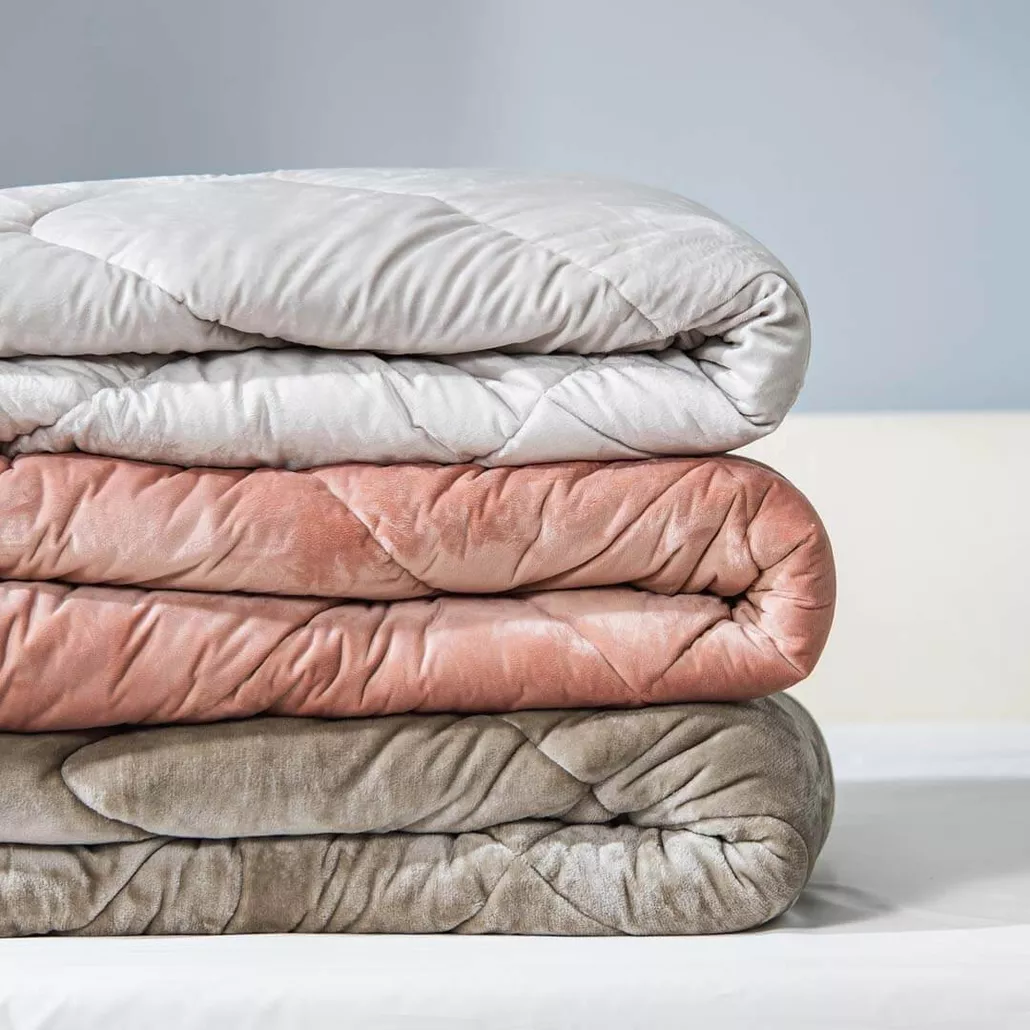Chăn nhung tuyết Amando Warm thấm hút tốt, thoáng khí và không gây bí bách 