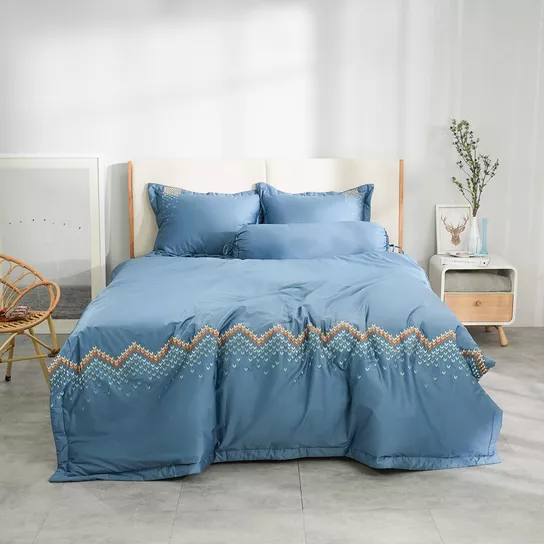 Bộ ga chun chăn chần Amando thêu cotton satin màu xanh - Ảnh 1