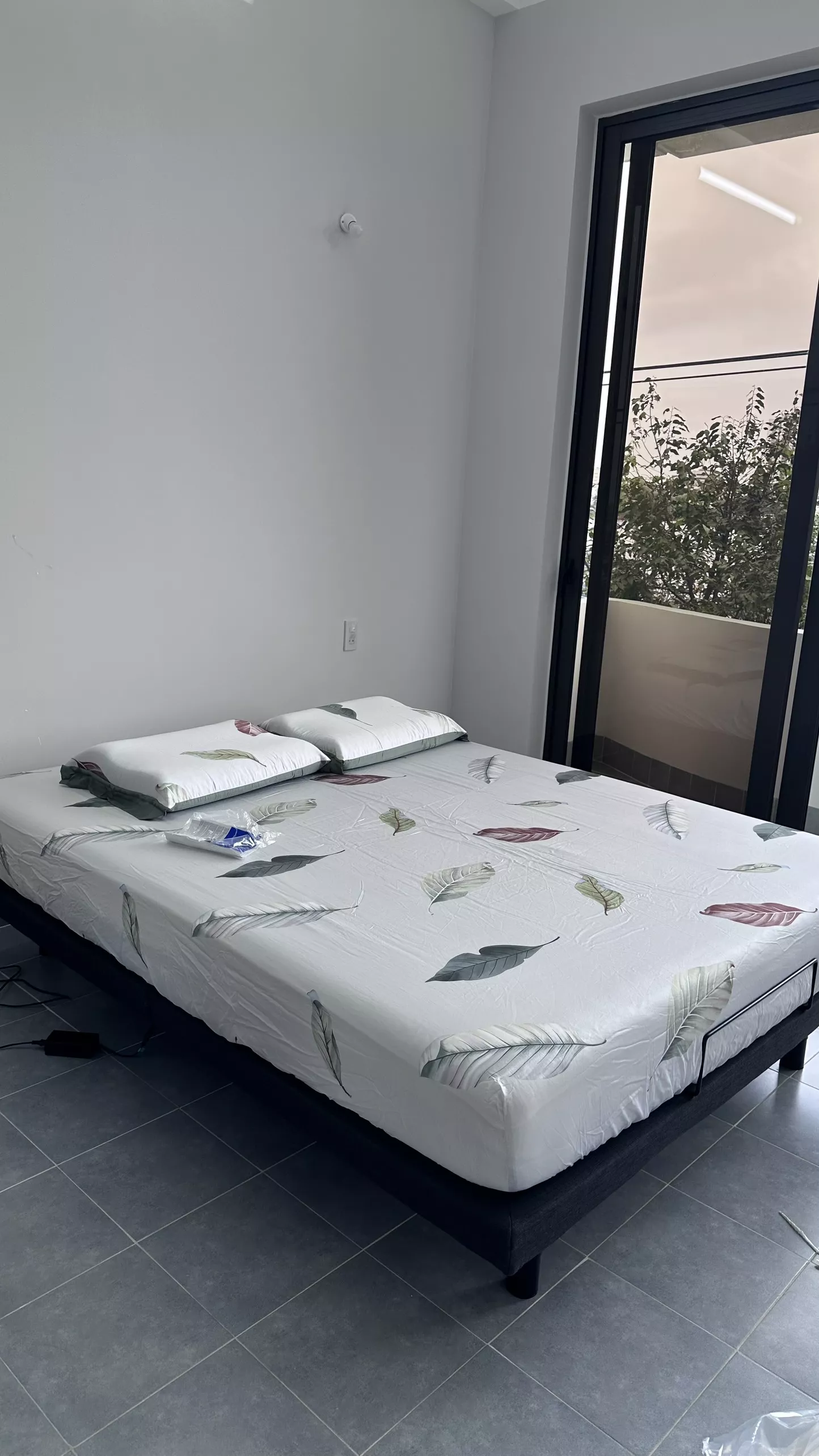 Giường đẹp, chất lượng, có nhiều công nghệ hay phục vụ người ngủ có giấc ngủ ngon hơn - Ảnh 2