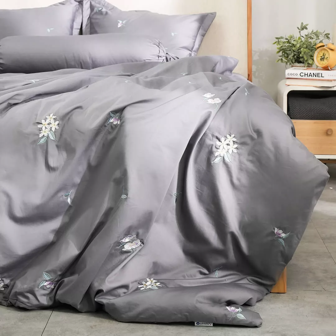 Bộ ga chun chăn chần Amando thêu cotton satin màu xám - Ảnh 5