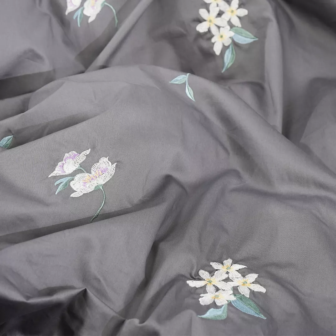 Bộ ga chun chăn chần Amando thêu cotton satin màu xám - Ảnh 6