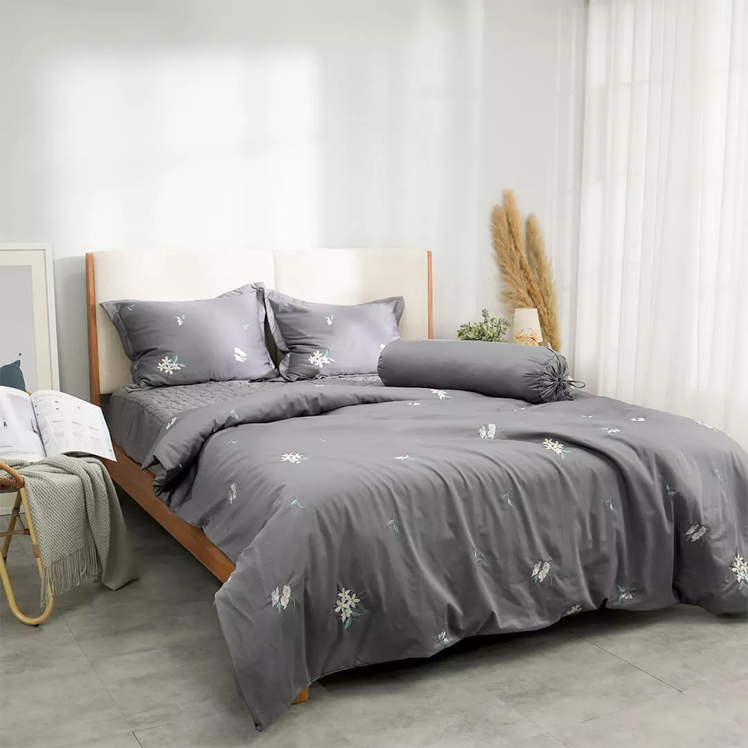Bộ ga chun chăn chần Amando thêu cotton satin màu xám - Ảnh 3