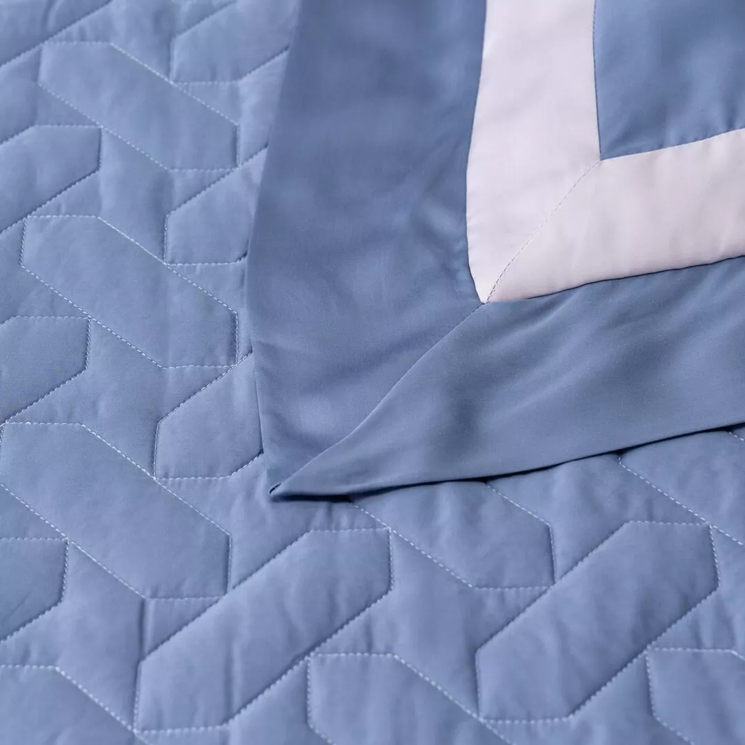 Bộ chăn ga phủ Lụa tencel cao cấp Amando Confident 5 chi tiết Màu Xanh Dương - Ảnh 8