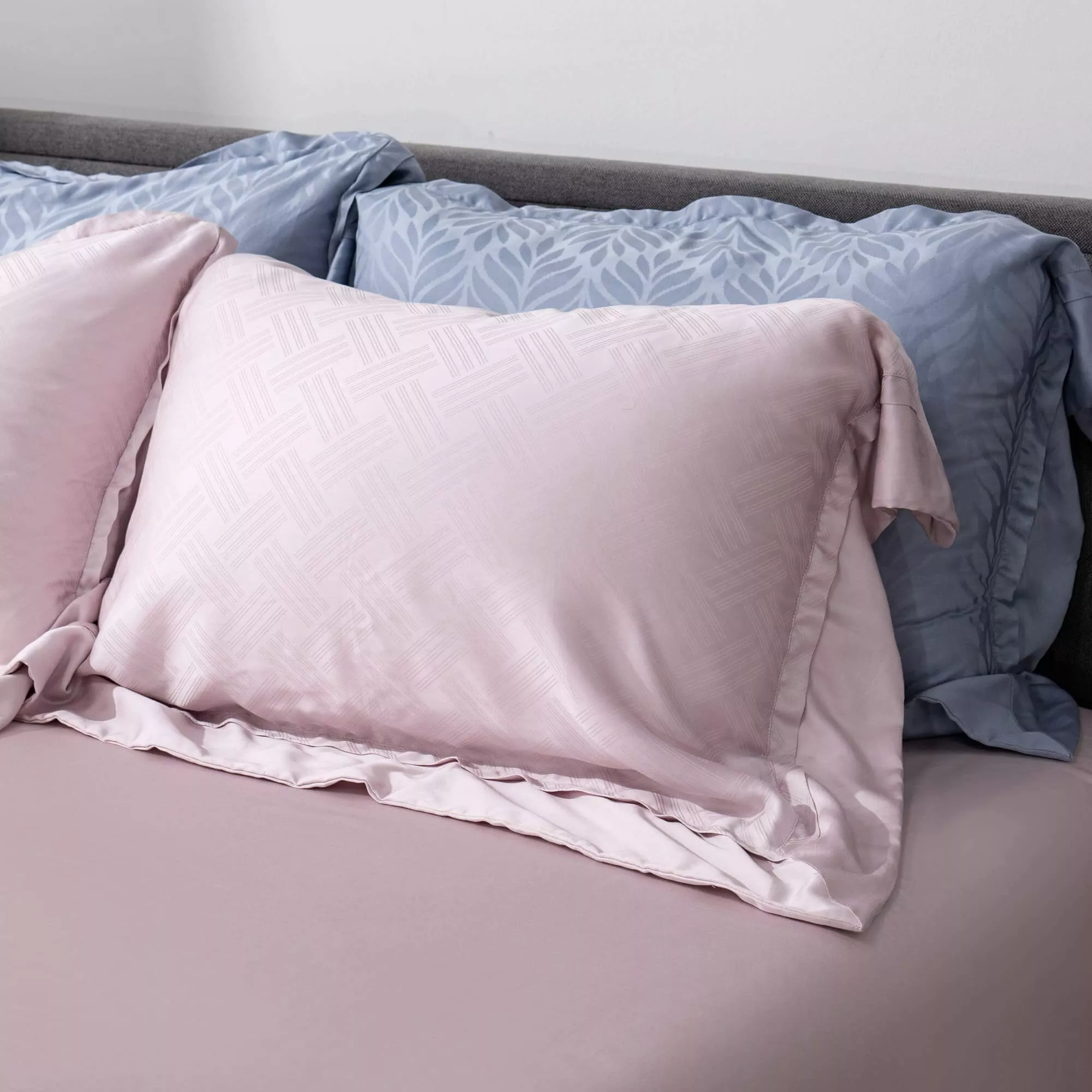 Bộ chăn ga Lụa tencel cao cấp Amando Lagom 5 chi tiết Màu Tím - Ảnh 5