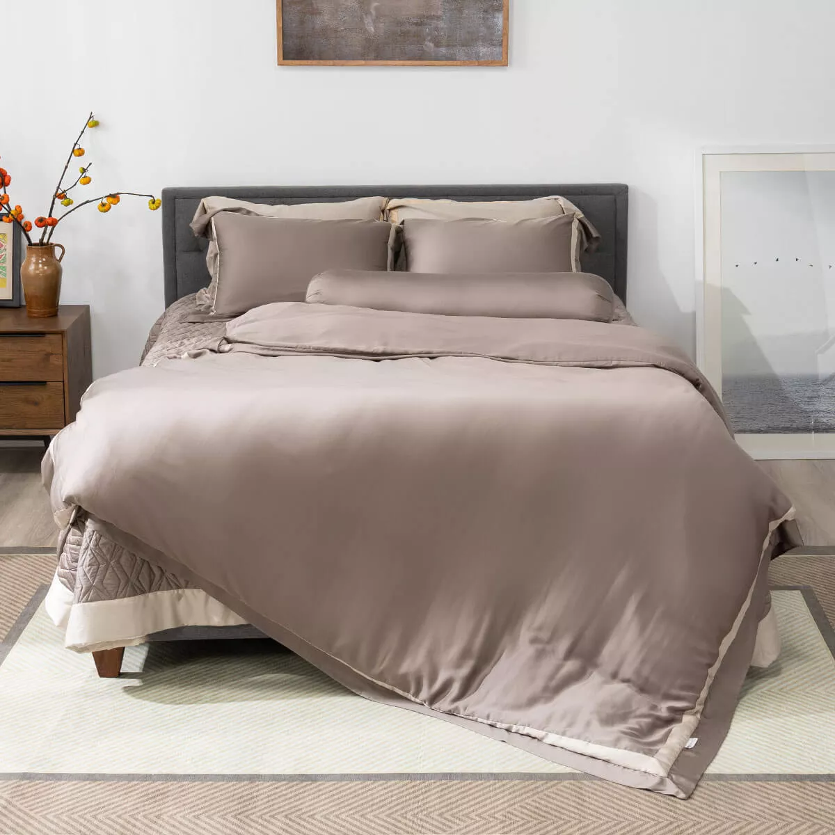Bộ chăn ga phủ Lụa tencel cao cấp Amando Confident 5 chi tiết Màu Nâu - Ảnh 2