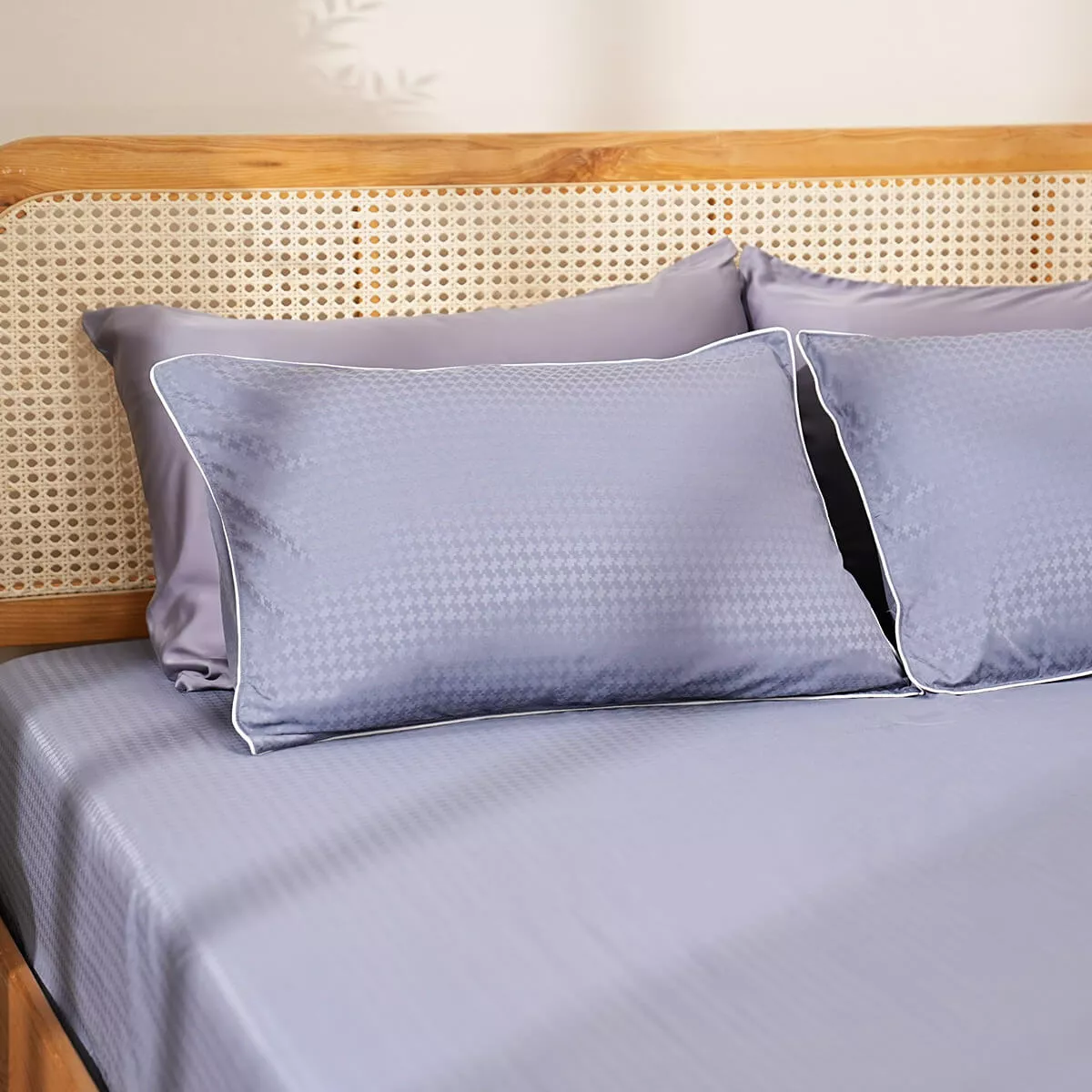 Bộ ga chun polyester gấm Amando Ellie đơn sắc 4 chi tiết Màu Xanh dương - Ảnh 6