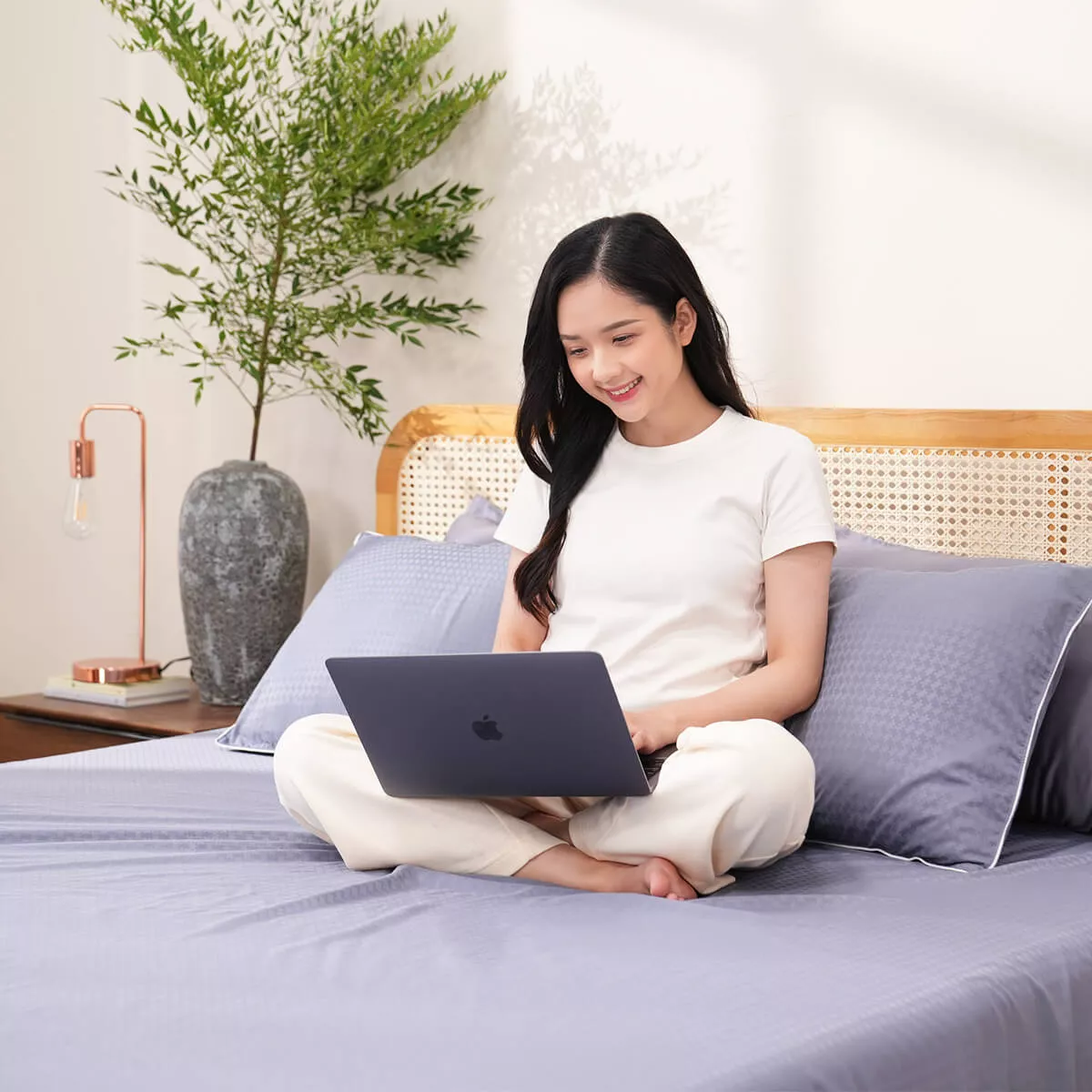 Bộ ga chun polyester gấm Amando Ellie đơn sắc 4 chi tiết Màu Xanh dương - Ảnh 2
