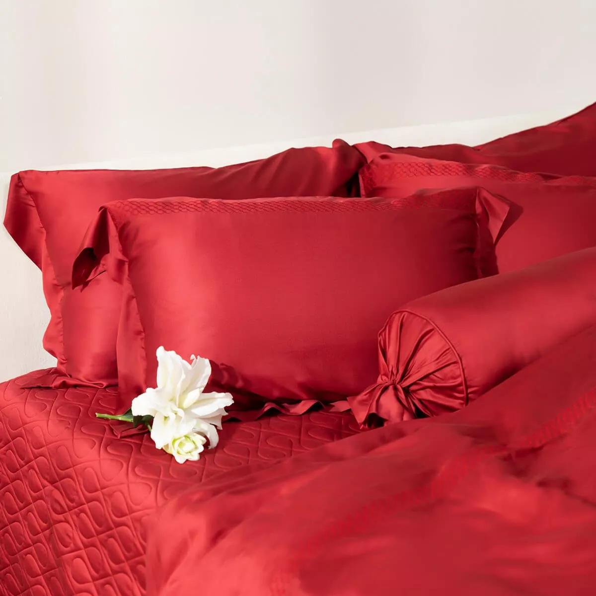 Bộ Chăn ga cưới lụa tencel cao cấp Amando Soulmate 7 chi tiết màu Đỏ - Ảnh 4
